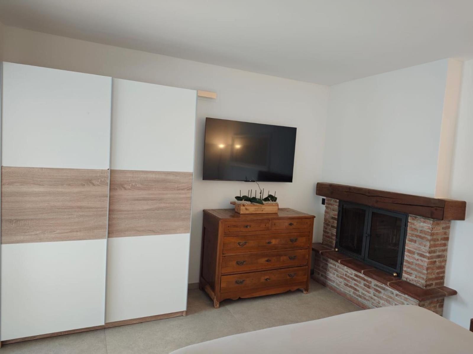 Casa Re Del Bosco - Airport Appartement